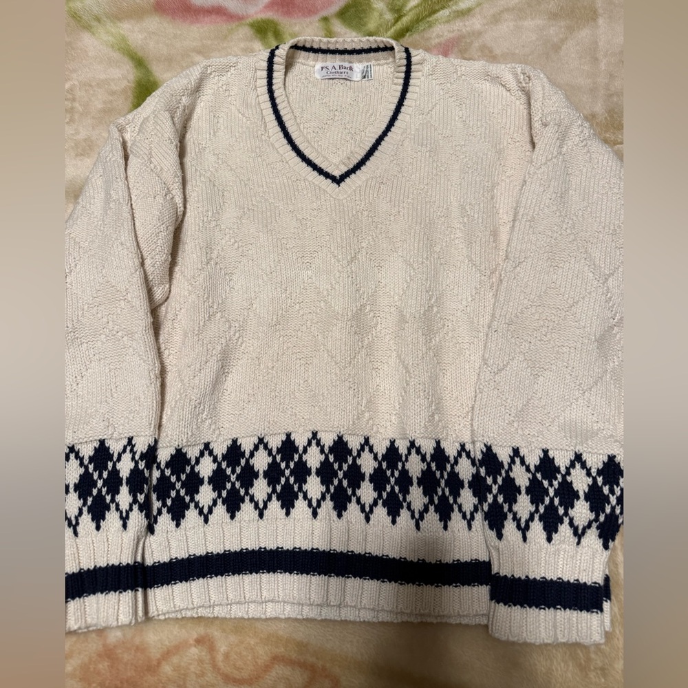Cream and Navy cotton V-Neck Sweater size XL